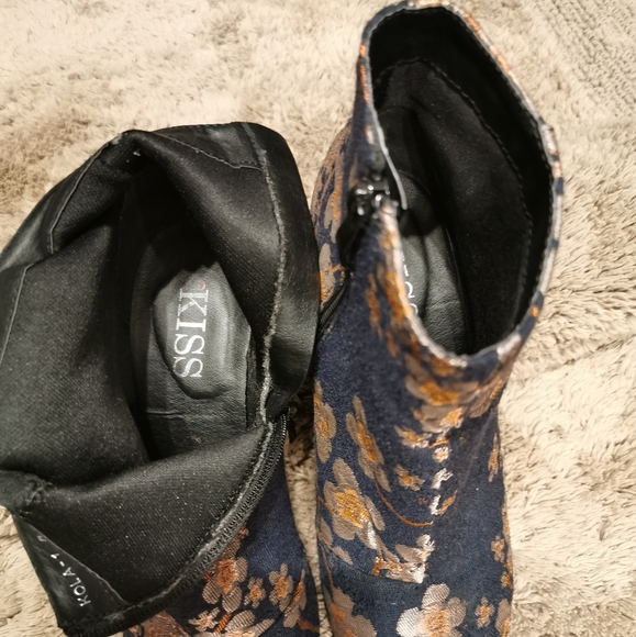 Red Kiss -Dressy booties - Picture 8 of 8